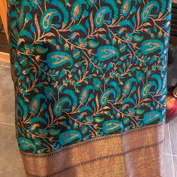 Handloom Woven Kashmiri Benarasi  Saree With Running Blouse Piece - Picture 2 of 3